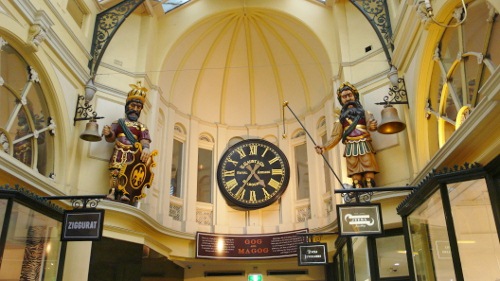 Gog & Magog i. Royal Arcade