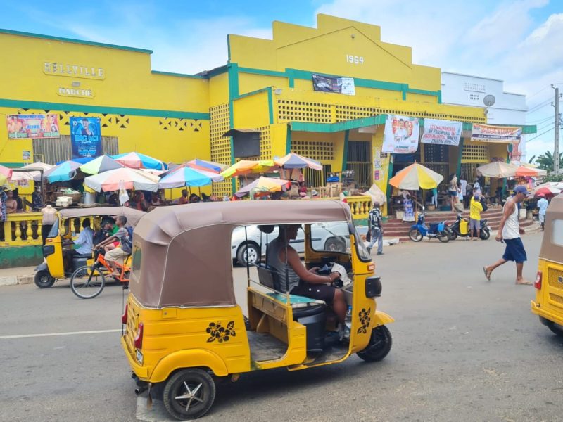 Stadtspaziergang in Nosy Be